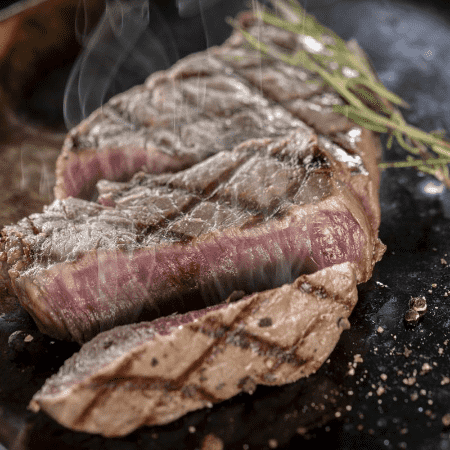 【最も高級かつ希少な部位のひとつ。 やわらかく脂肪分が少ないので女性に大人気！】米沢牛A5ヒレステーキ　130g×2